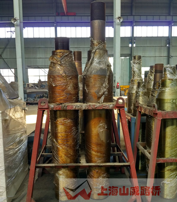 SC復(fù)合圓錐破碎機(jī)主軸實拍